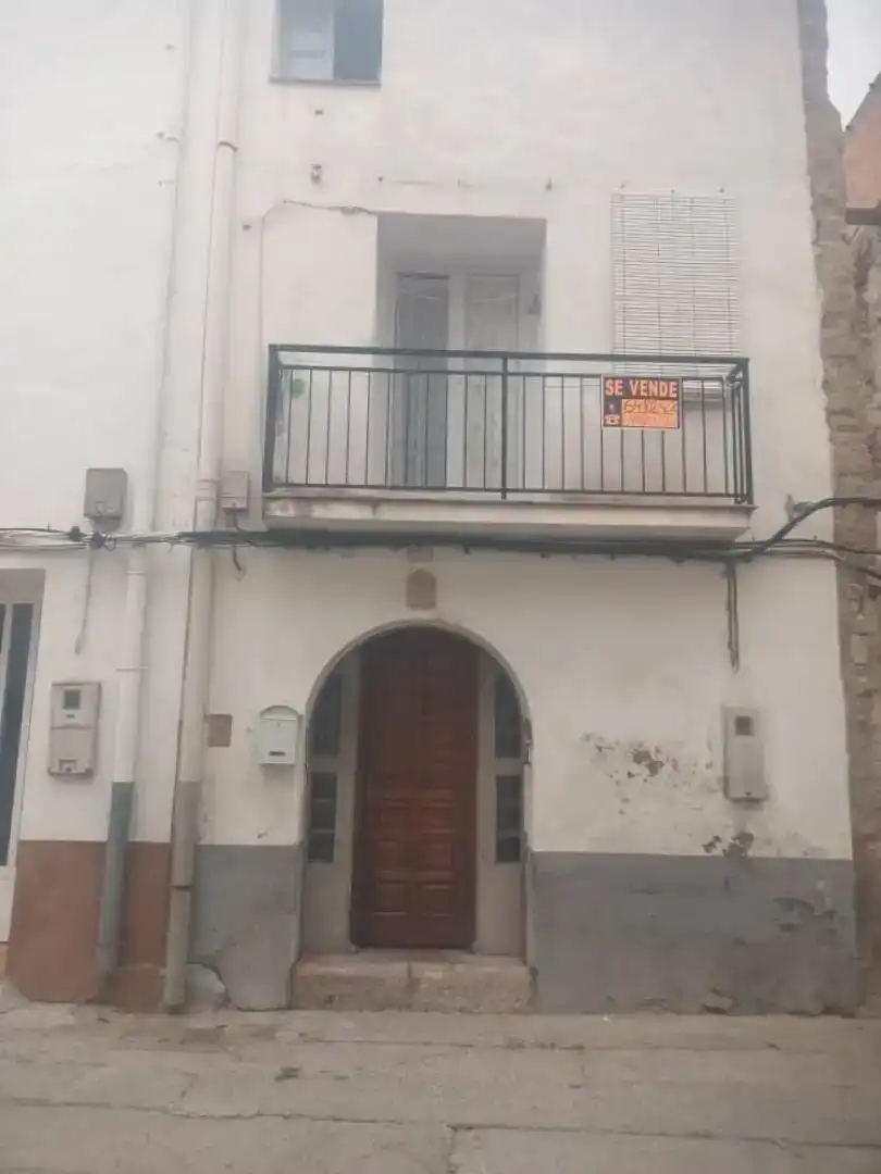 Vista exterior de Casa adosada en venda en La Granja d'Escarp amb Balcó