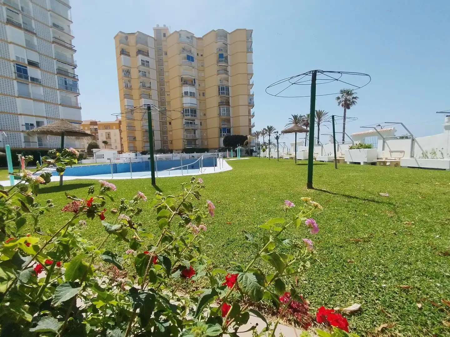 Piscina de Apartamento de alquiler en Torrenueva Costa con Jardín privado, Terraza y Amueblado