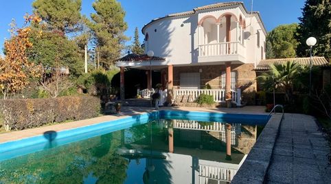 SE VENDE CHALET EN EL CAMPILLO