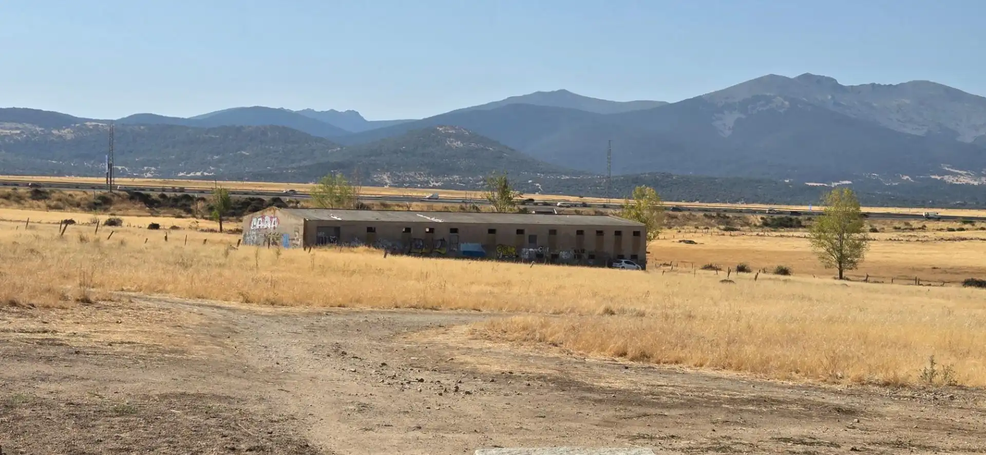 Vista exterior de Nau industrial en venda en Segovia