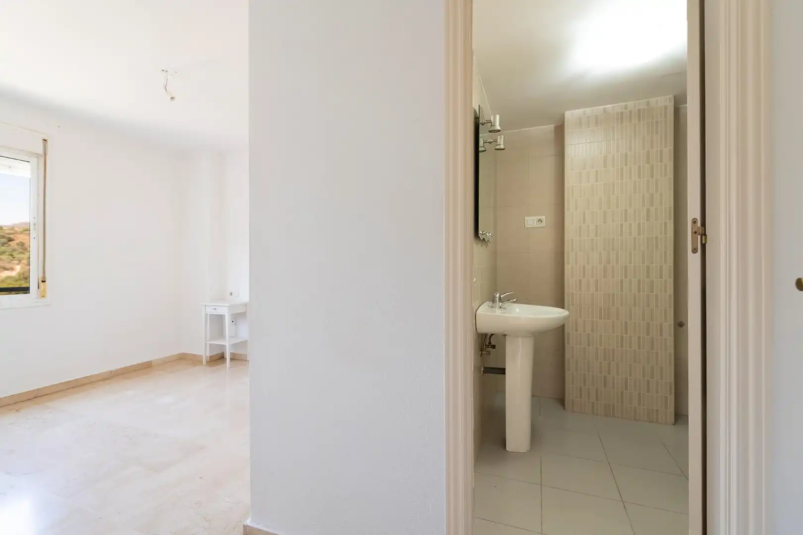 Baño de Piso en venta en Málaga con Aire acondicionado, Terraza y Piscina comunitaria