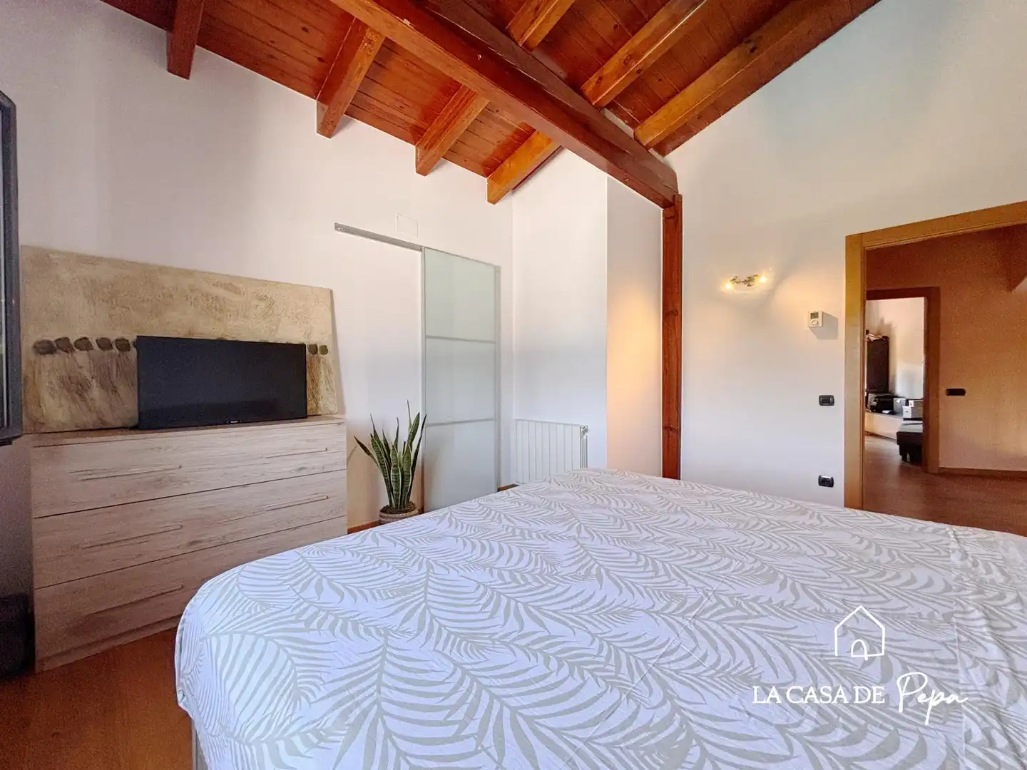 Schlafzimmer von Haus oder Chalet zum Verkauf in Begues mit Heizung und Schwimmbad