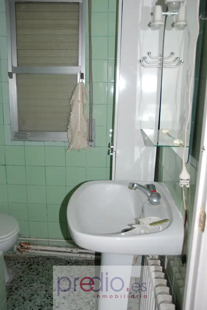 Baño de Casa adosada en venta en Lugo con Calefacción, Jardín privado y Trastero