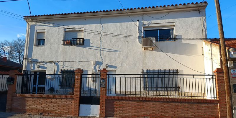 Vista exterior de Casa o xalet en venda en Pantoja amb Jardí privat
