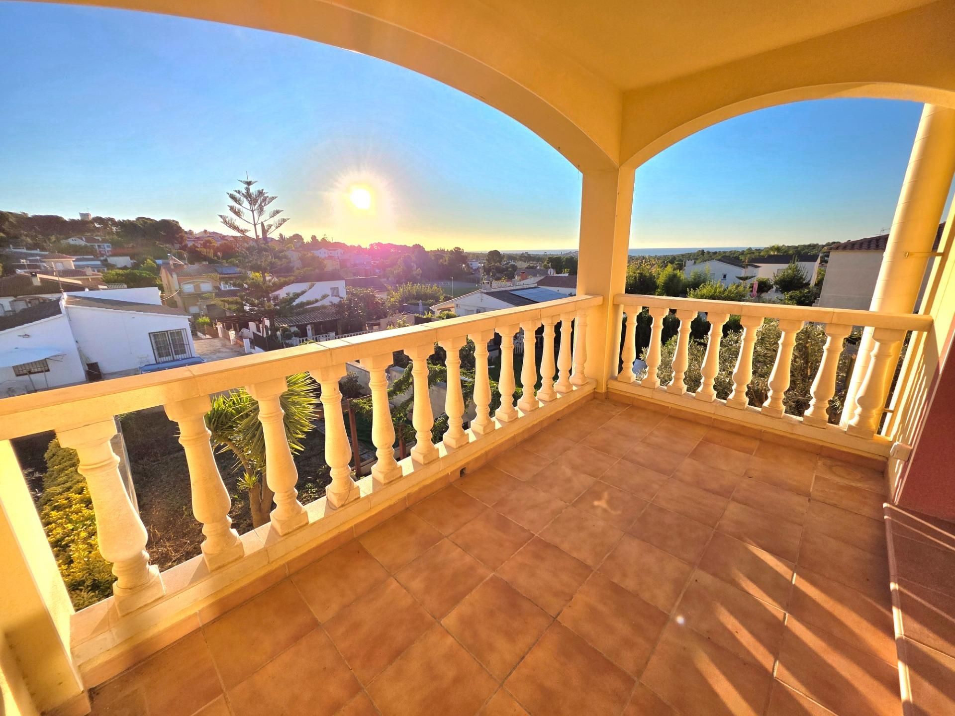 Exterior view of Single-family semi-detached for sale in La Pobla de Montornès    with Heating, Private garden and Terrace