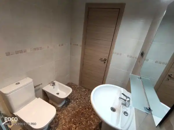 Badezimmer von Wohnung zur Miete in Barcelona mit Klimaanlage, Terrasse und Möbliert