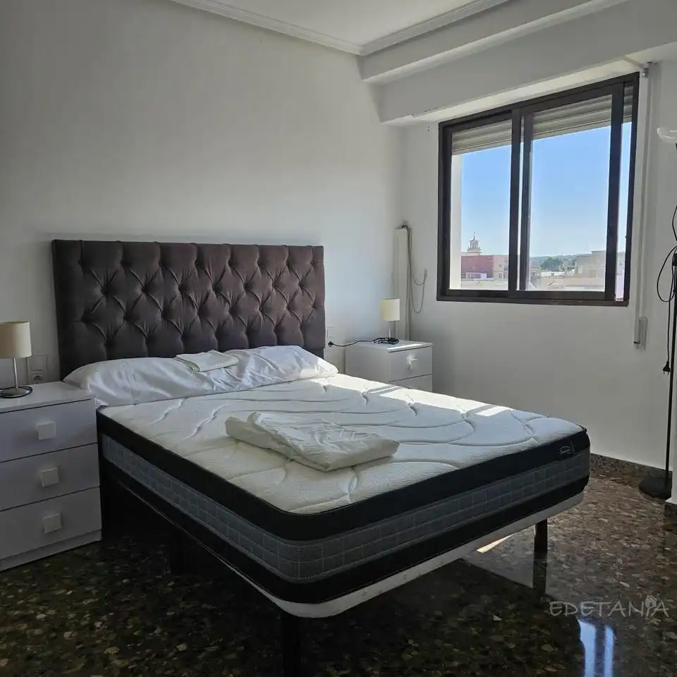 Habitación de Piso de alquiler en Moncada con Aire acondicionado, Amueblado y Internet