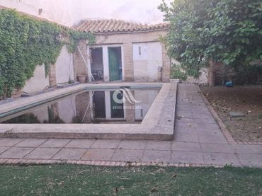 Casa con balcone in vendita a Centro