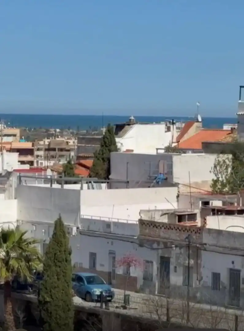 Adossat en venda a Carrer de Santa Bàrbara, imagen 8