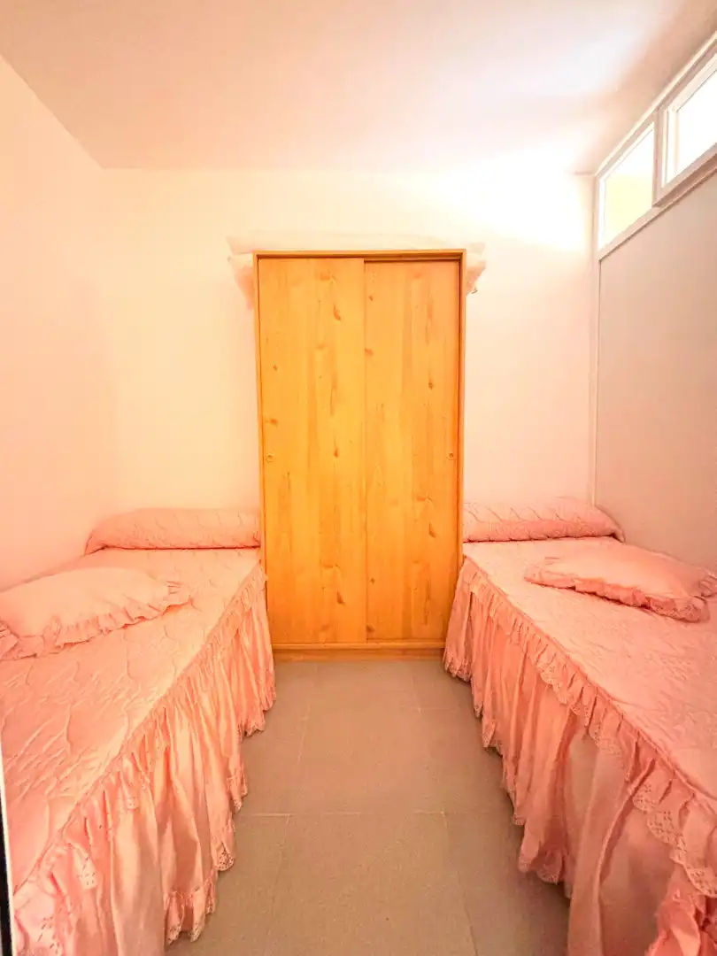 Habitación de Piso en venta en Ares con Trastero, Amueblado y Horno