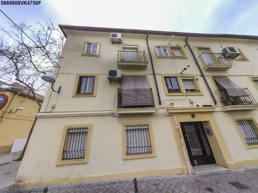 Vista exterior de Pis en venda en Madrid amb Calefacció i Parquet