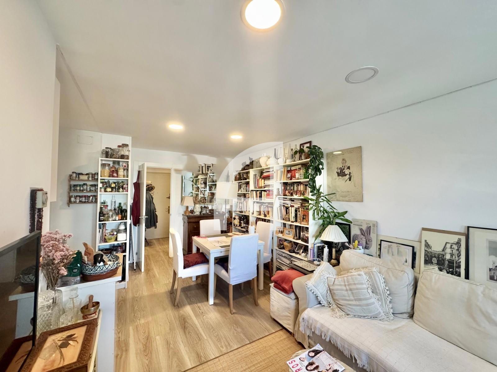 Living room of Flat for sale in  Madrid Capital  with Air Conditioner and Heating