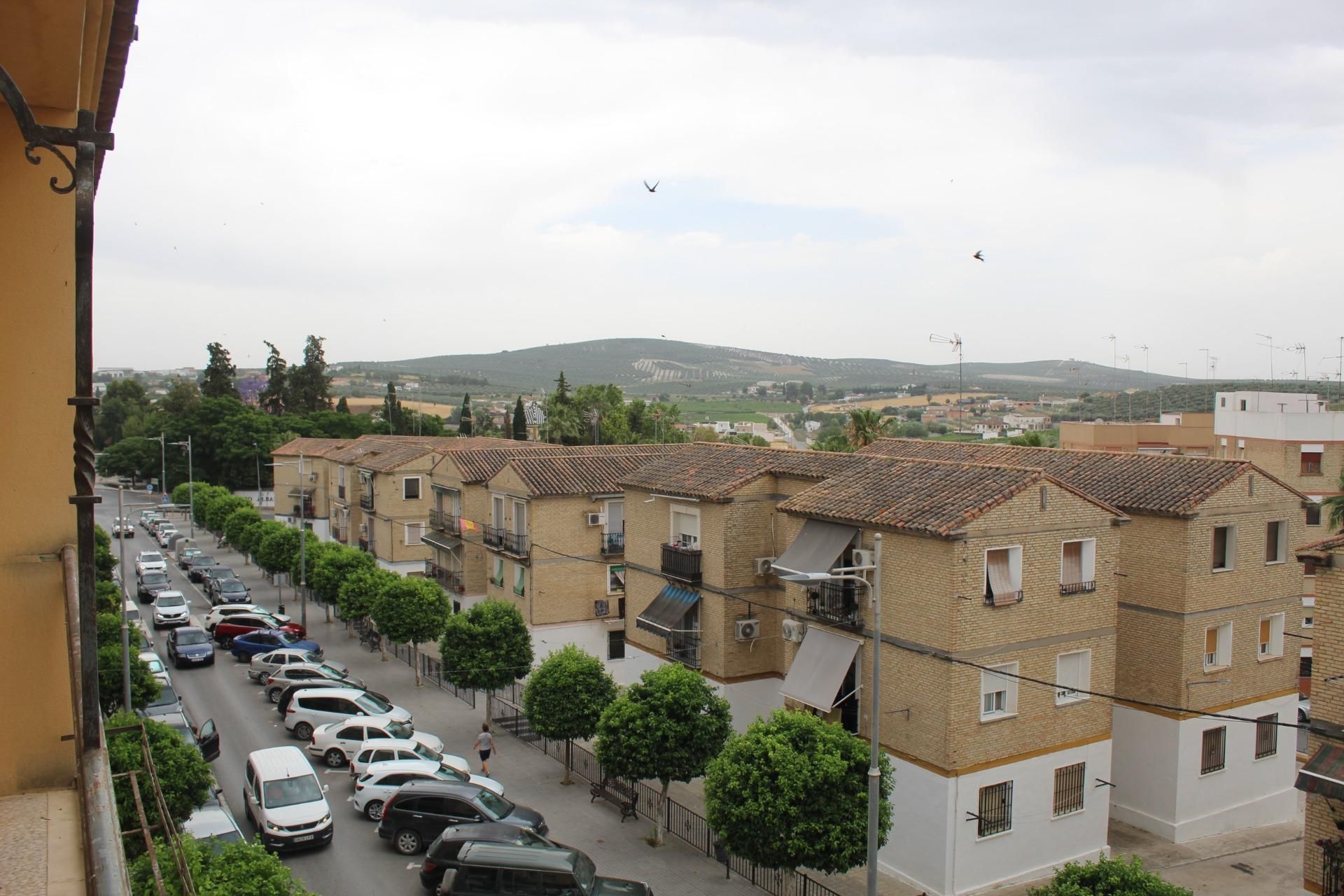 Vista exterior de Pis en venda en Aguilar de la Frontera amb Terrassa, Traster i Balcó