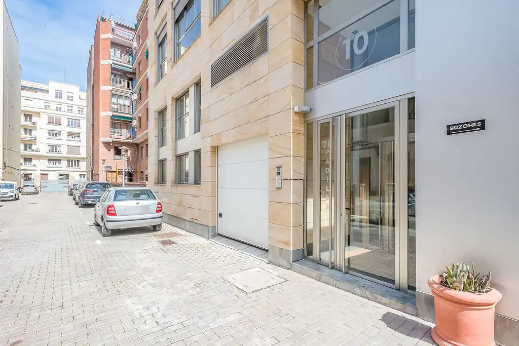 Vista exterior de Garaje en venta en Madrid