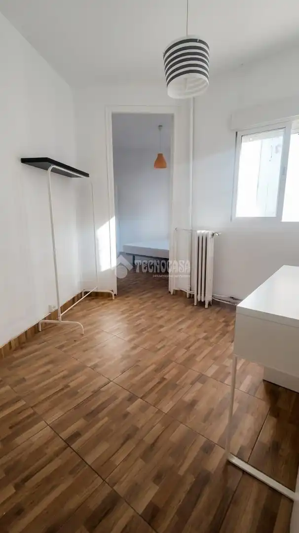 Habitación de Piso en venta en Madrid con Calefacción
