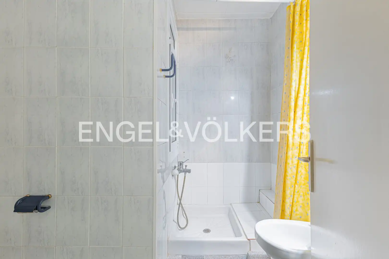 Bathroom of Flat for sale in Barcelona  with Heating and Balcony