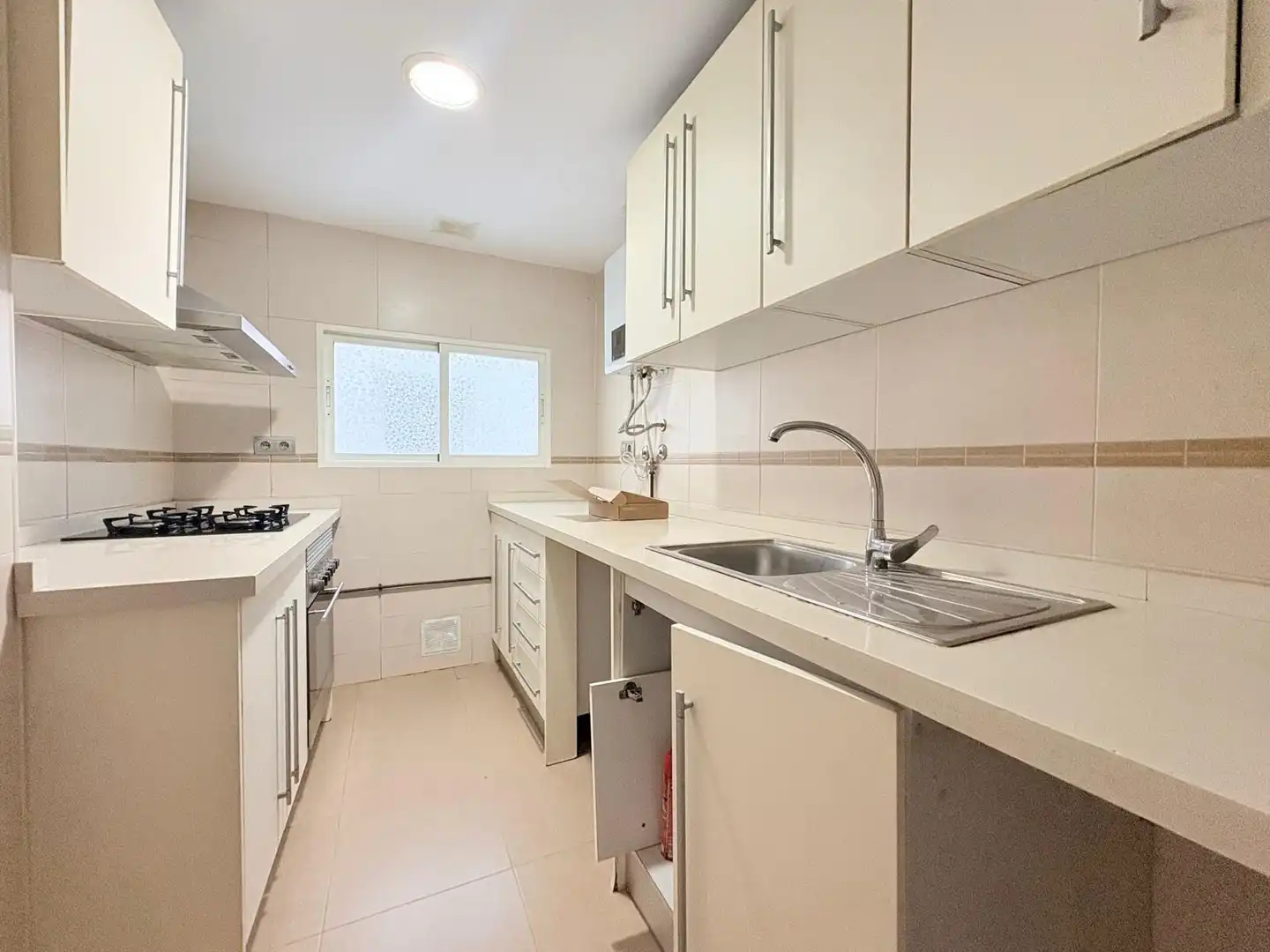Cocina de Piso en venta en Sedaví con Aire acondicionado, Jardín privado y Balcón