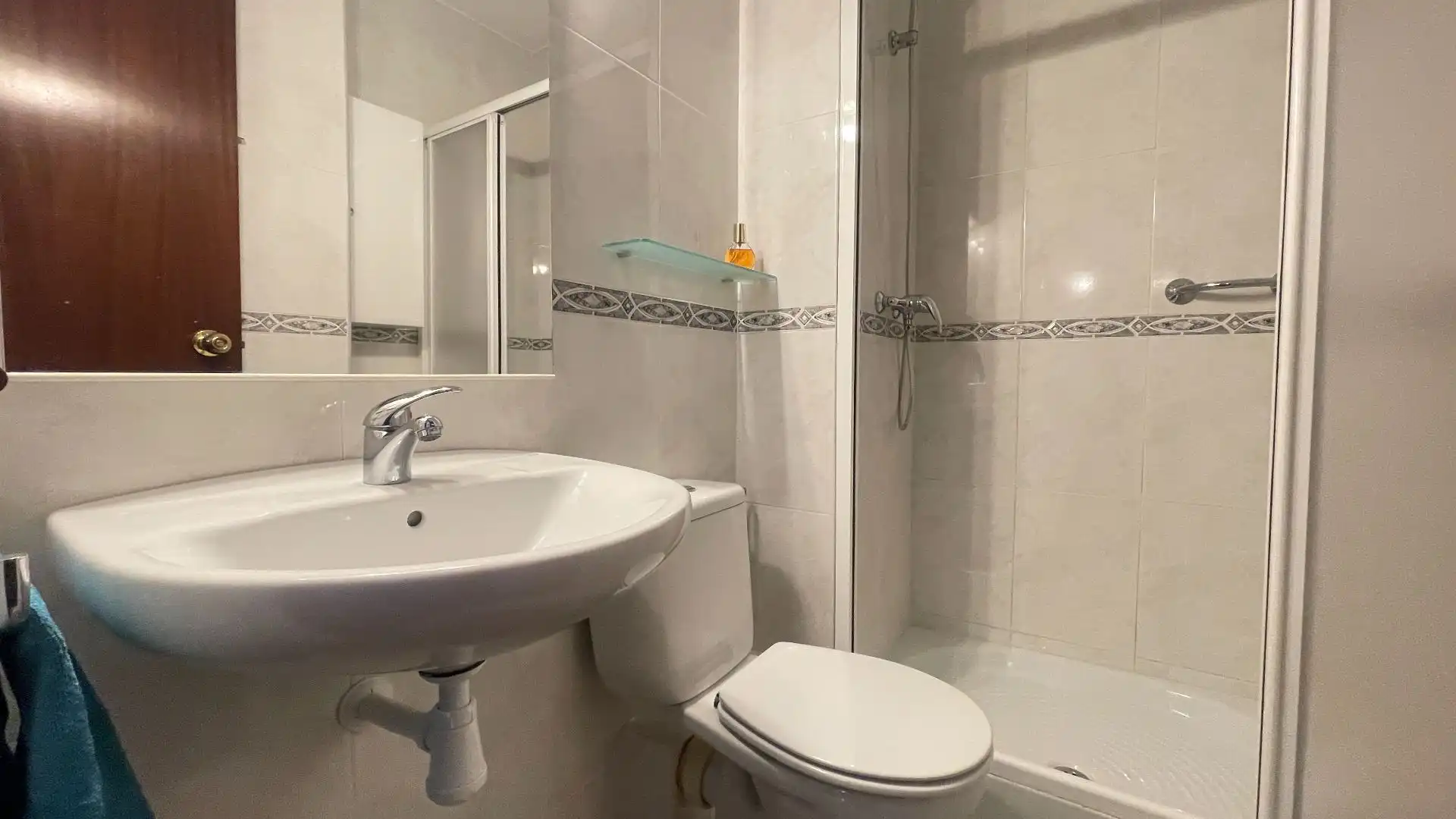 Bany de Pis en venda en Terrassa amb Aire condicionat, Calefacció i Terrassa