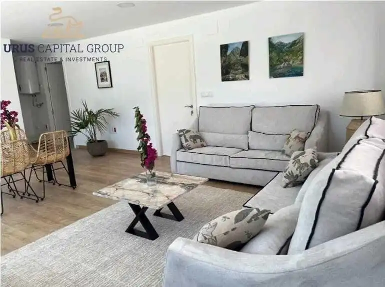 Sala d'estar de Casa adosada en venda en Córdoba amb Aire condicionat, Calefacció i Jardí privat