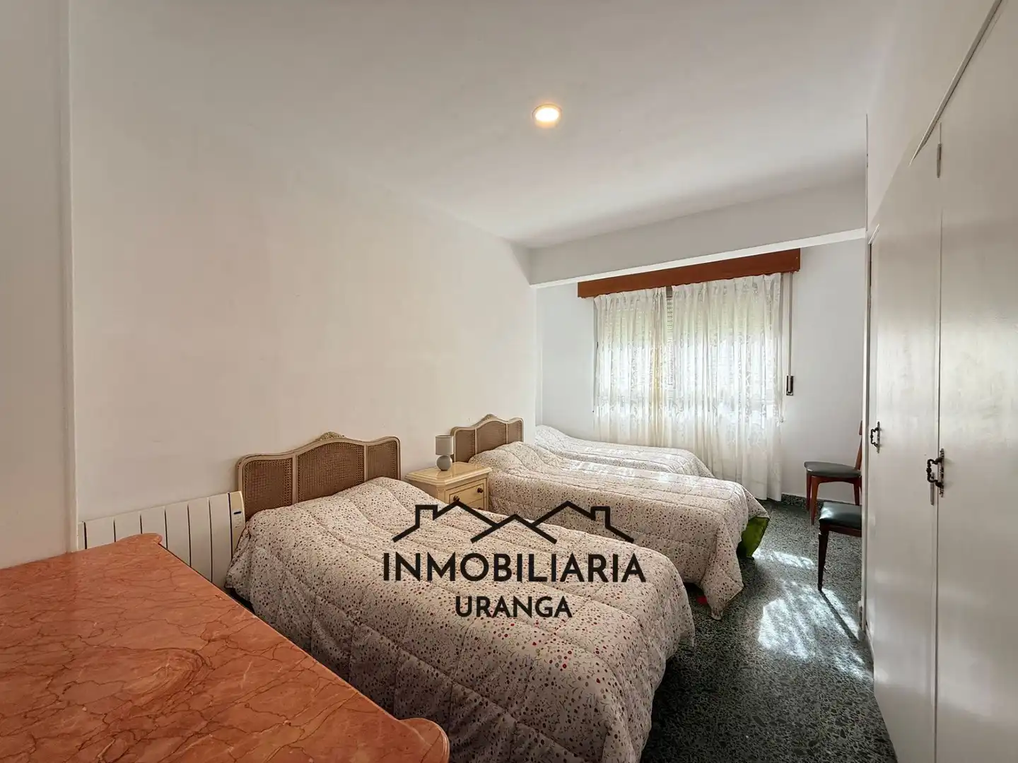Piso en venta en Laredo con Calefacción y Terraza