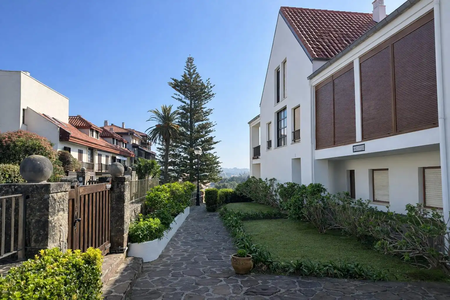 Vista exterior de Dúplex en venda en Comillas (Cantabria) amb Calefacció, Terrassa i Balcó