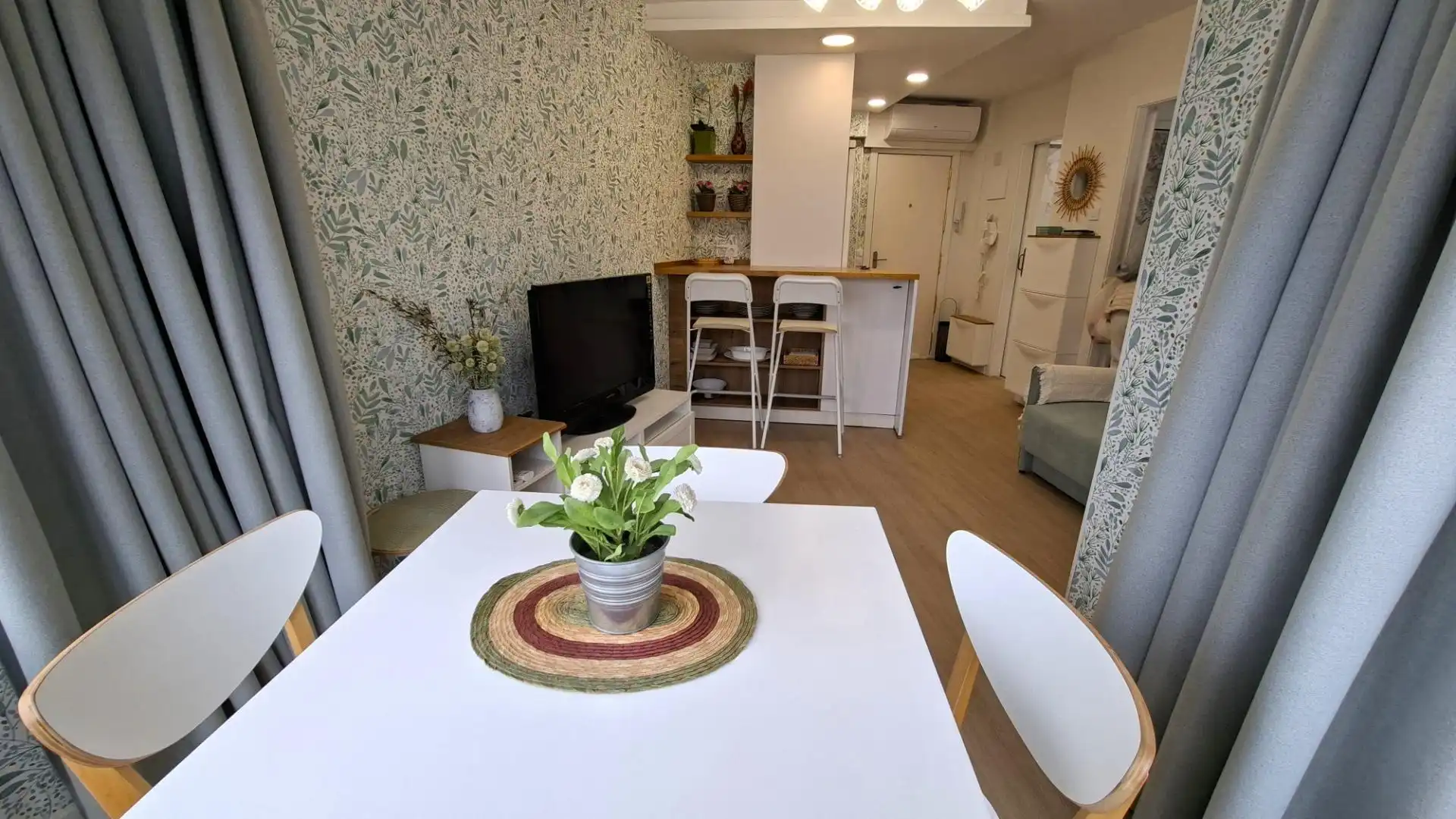 Dining room of Apartments for sale in Benidorm  with Heating, Furnished and Community pool