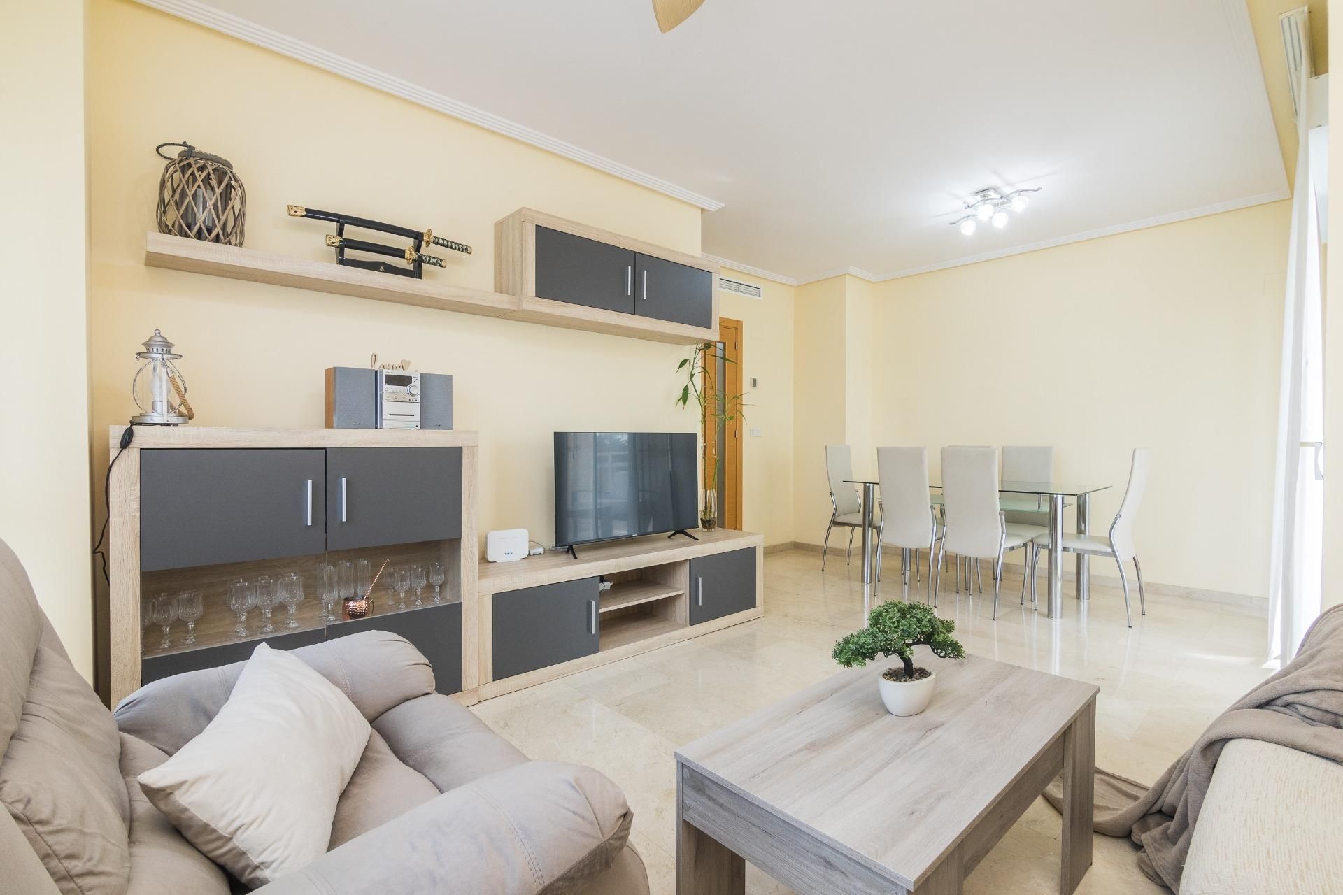 Sala de estar de Piso en venta en El Campello con Aire acondicionado, Terraza y Piscina comunitaria