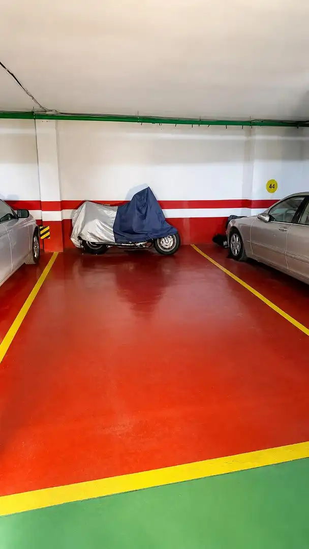 Parking of Flat for sale in Madrid  with Air Conditioner, Heating and Terrace