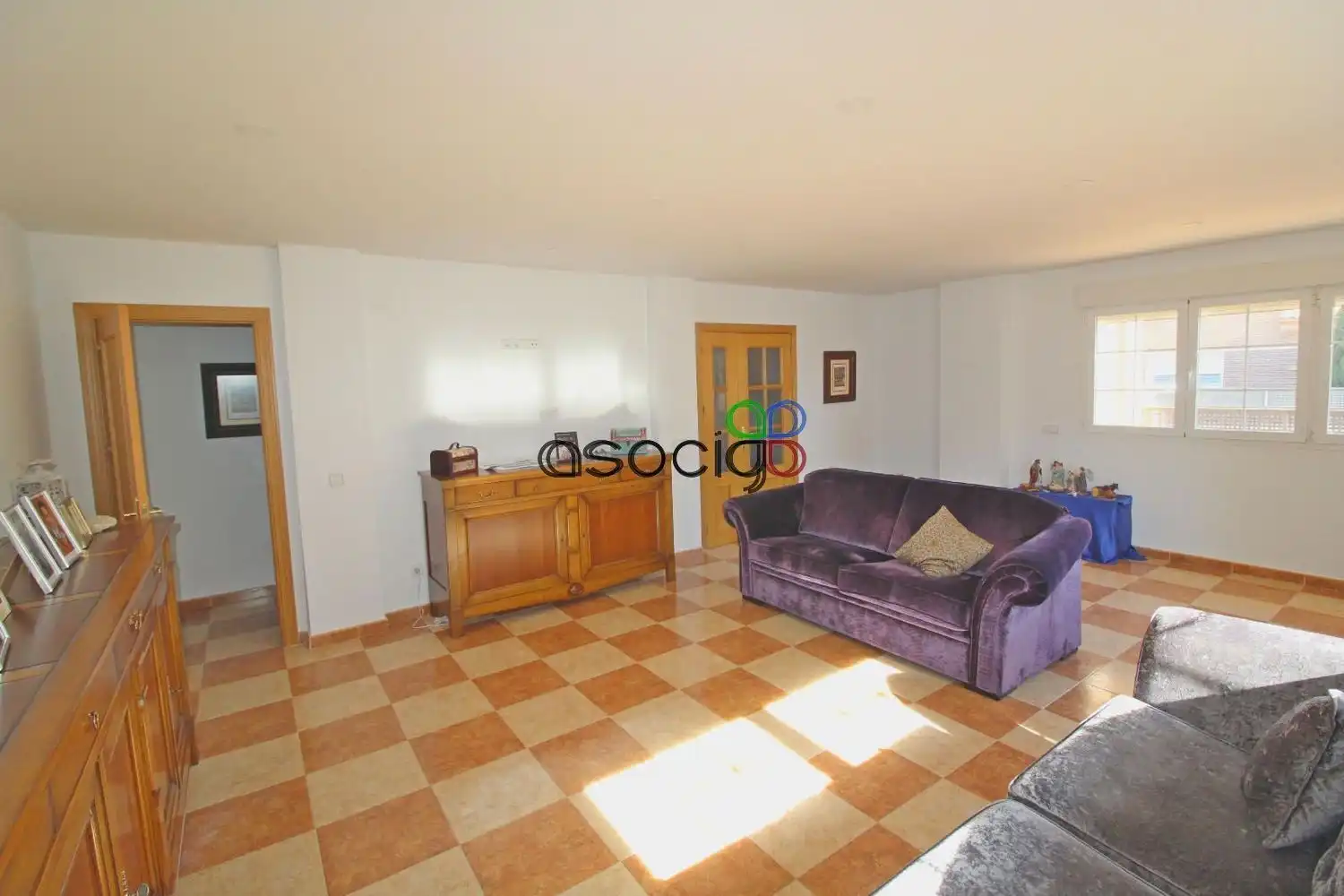 Sala d'estar de Casa o xalet en venda en Guadalajara amb Calefacció, Terrassa i Piscina