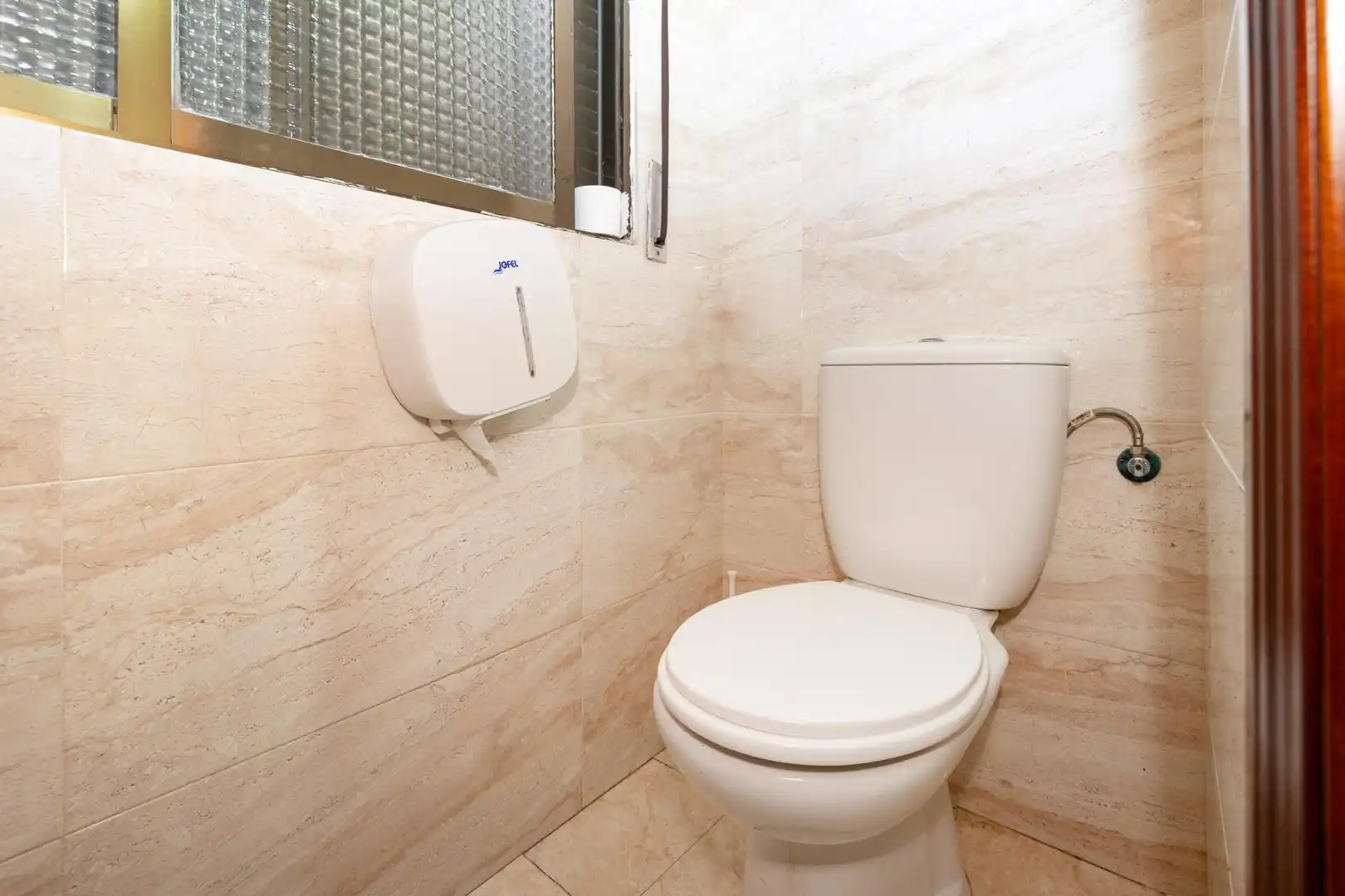 Baño de Local en venta en Huélago