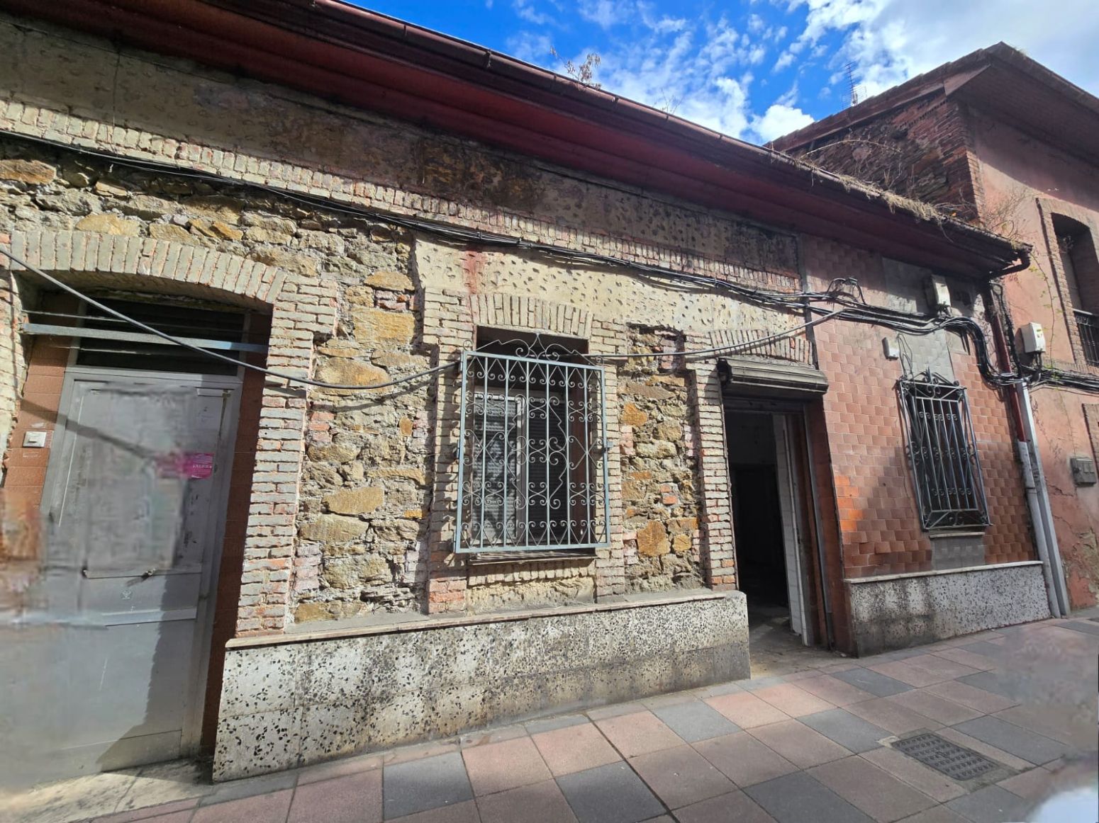 Vista exterior de Casa adosada en venda en Mieres (Asturias)