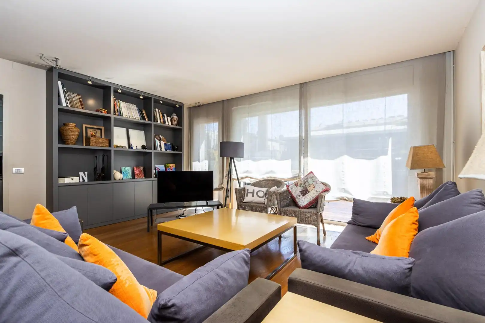 Sala de estar de Casa adosada en venta en Sabadell con Piscina comunitaria