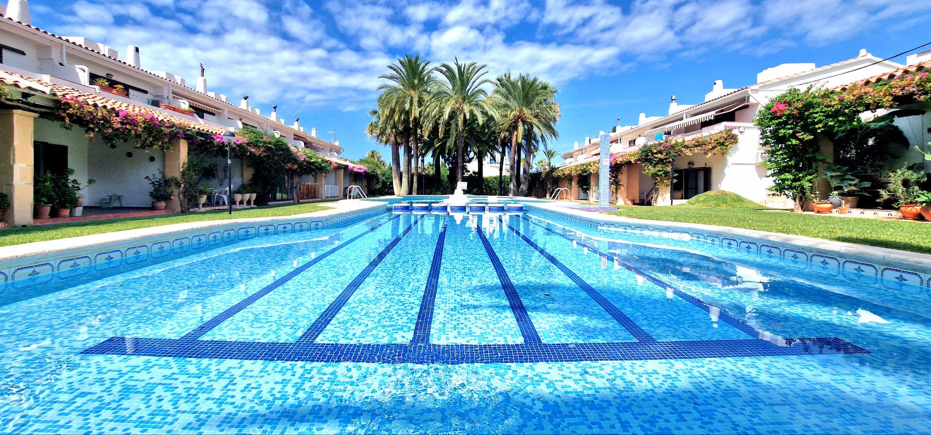 Swimming pool of Single-family semi-detached for sale in Dénia  with Air Conditioner, Terrace and Storage room