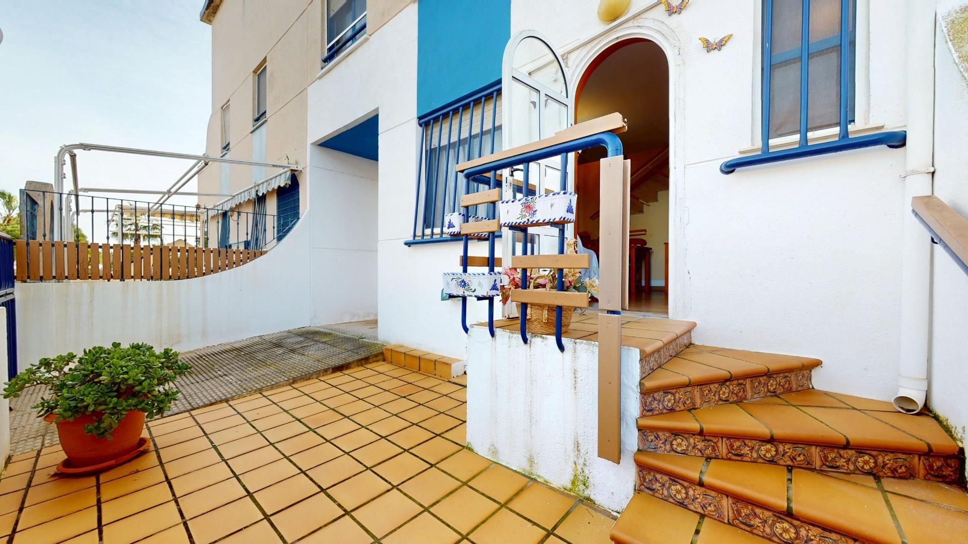 Casa adosada en venda a Calle cabo de creus, Los Cuarteros