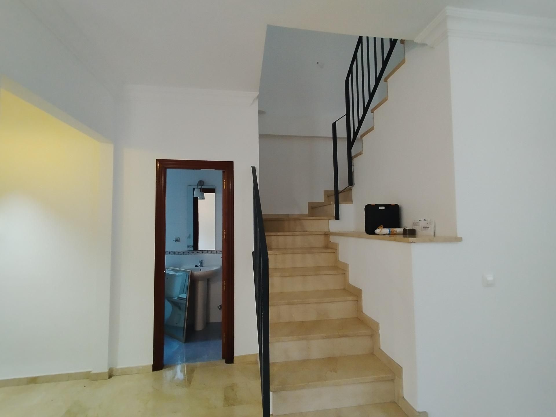 House or chalet for sale in Sanlúcar la Mayor  with Air Conditioner and Balcony