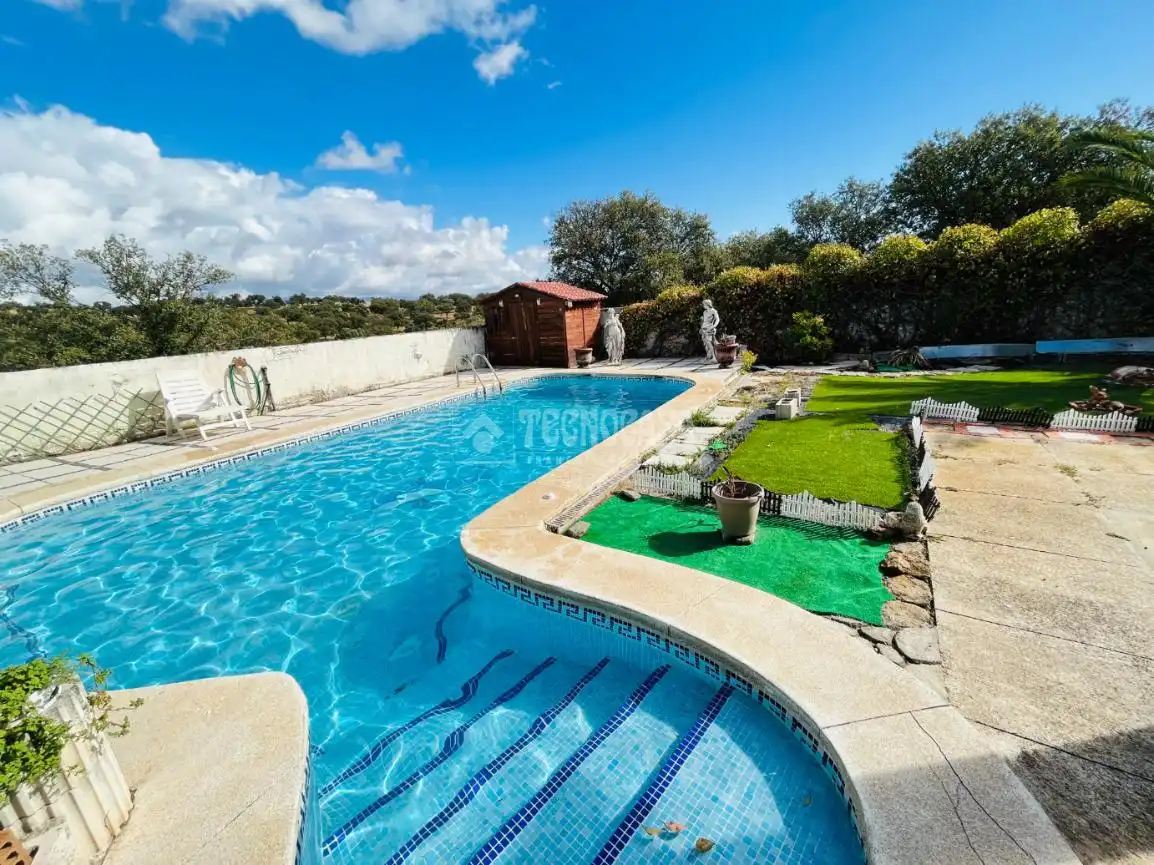 Swimming pool of Houses for sale in Cardiel de los Montes  with Air Conditioner and Heating