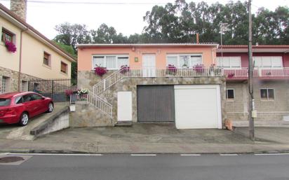 Vista exterior de Casa o xalet en venda en Culleredo amb Terrassa i Balcó