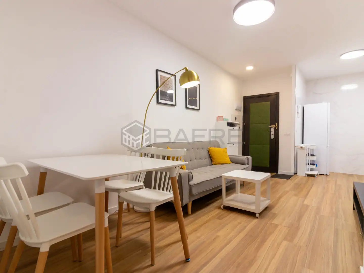 Piso con terraza en venta en Calle Embajadores, imagen 2