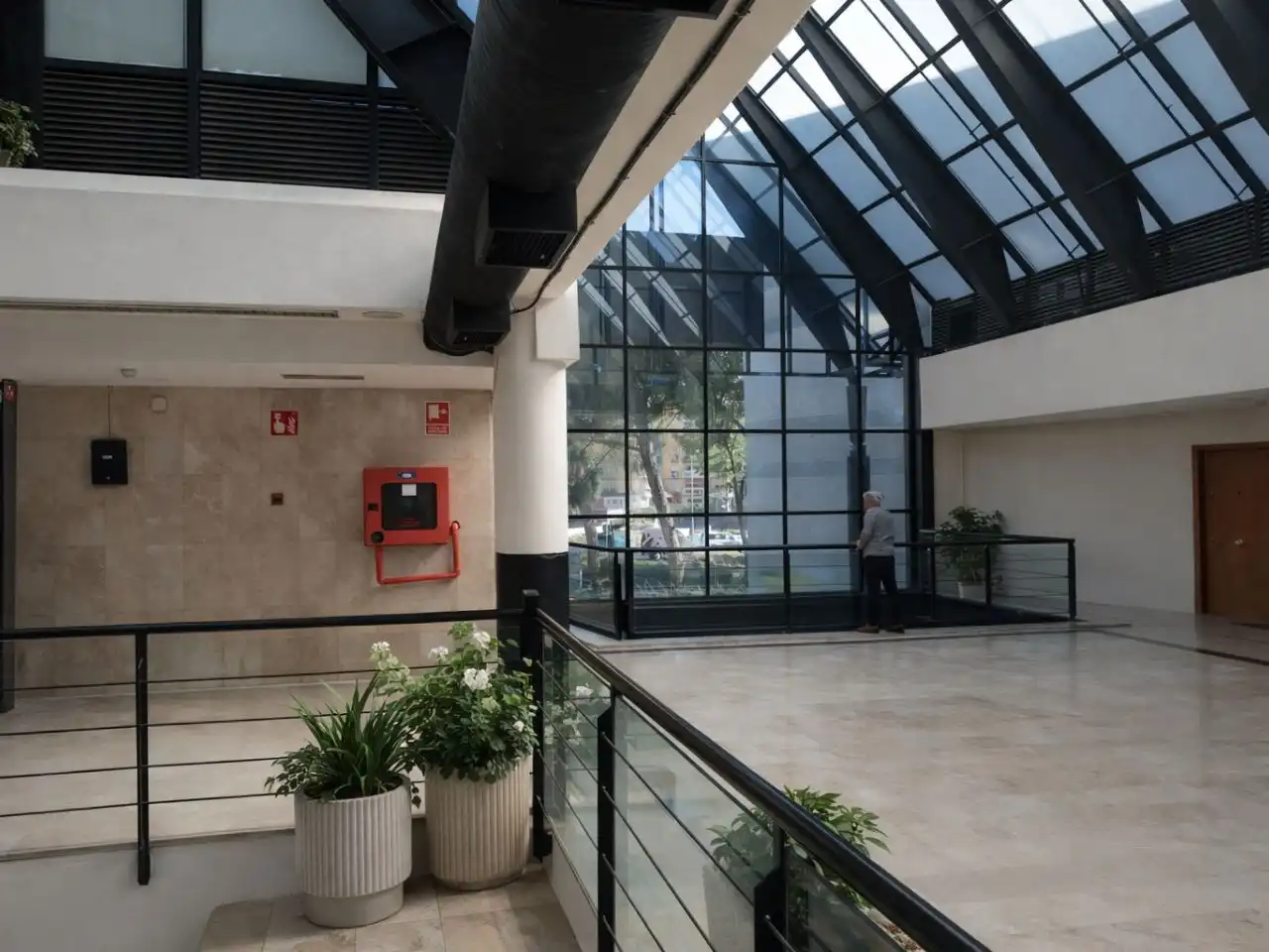 Local en venta en Alcalá de Henares con Parquet y Internet