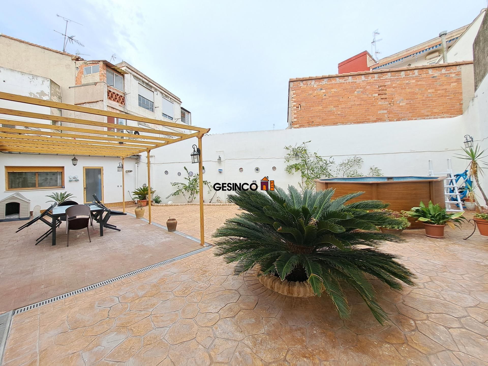 Terrassa de Casa o xalet en venda en Manuel amb Aire condicionat, Calefacció i Jardí privat