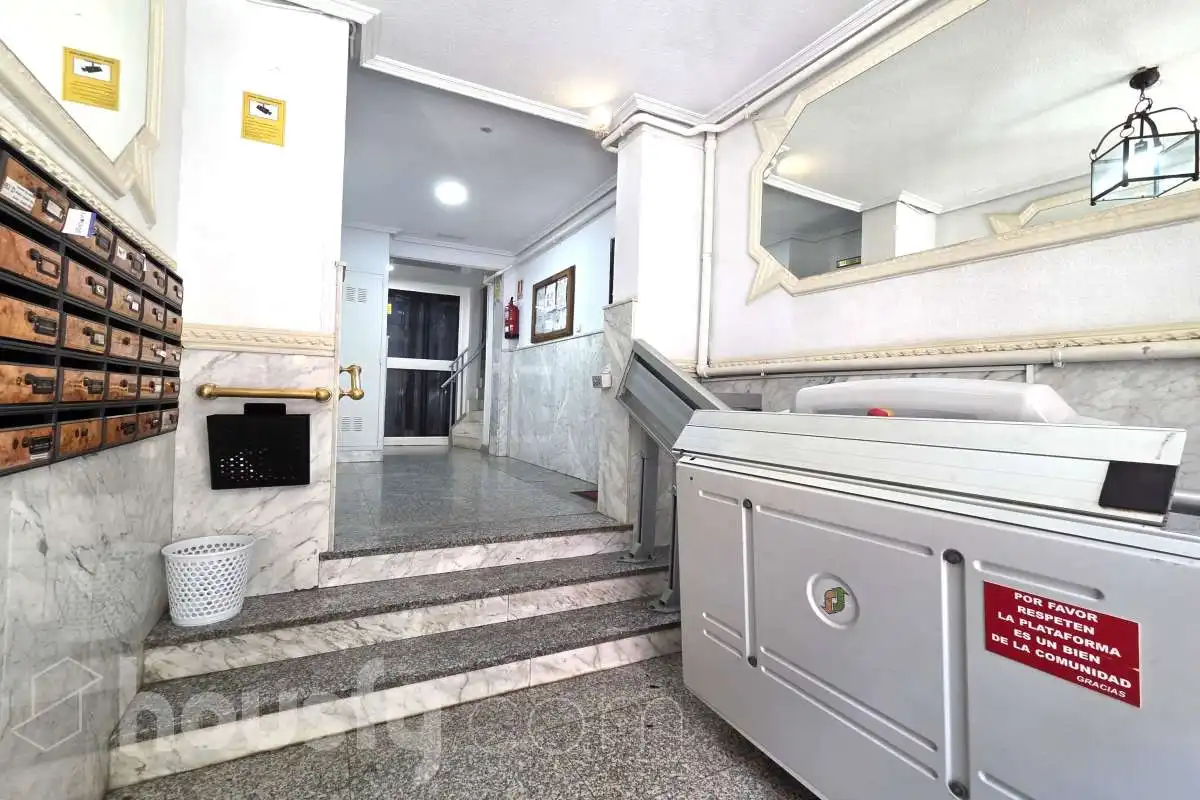 Flat for rent in Madrid  with Heating and Furnished
