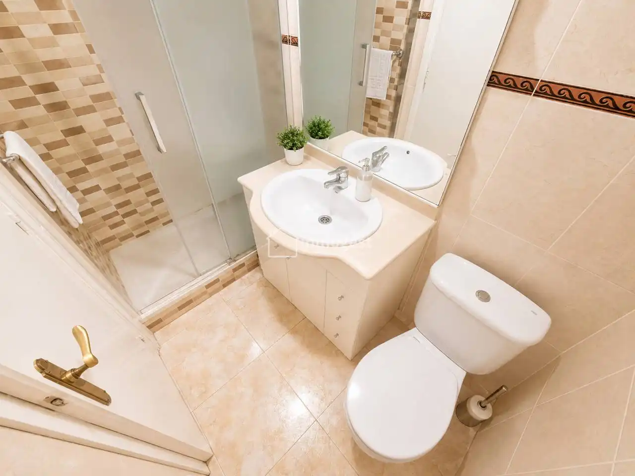 Baño de Ático en venta en Salt con Calefacción y Terraza