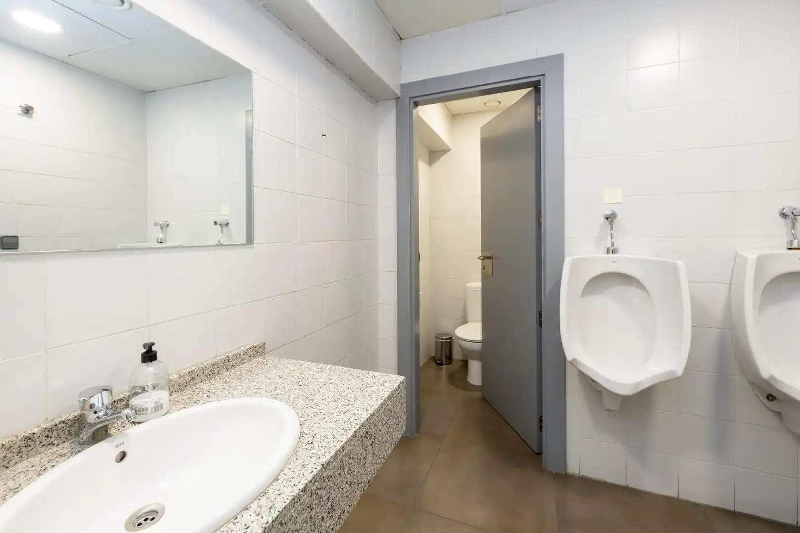 Inmuebles singulares con ascensor en venta en Peligros, imagen 45