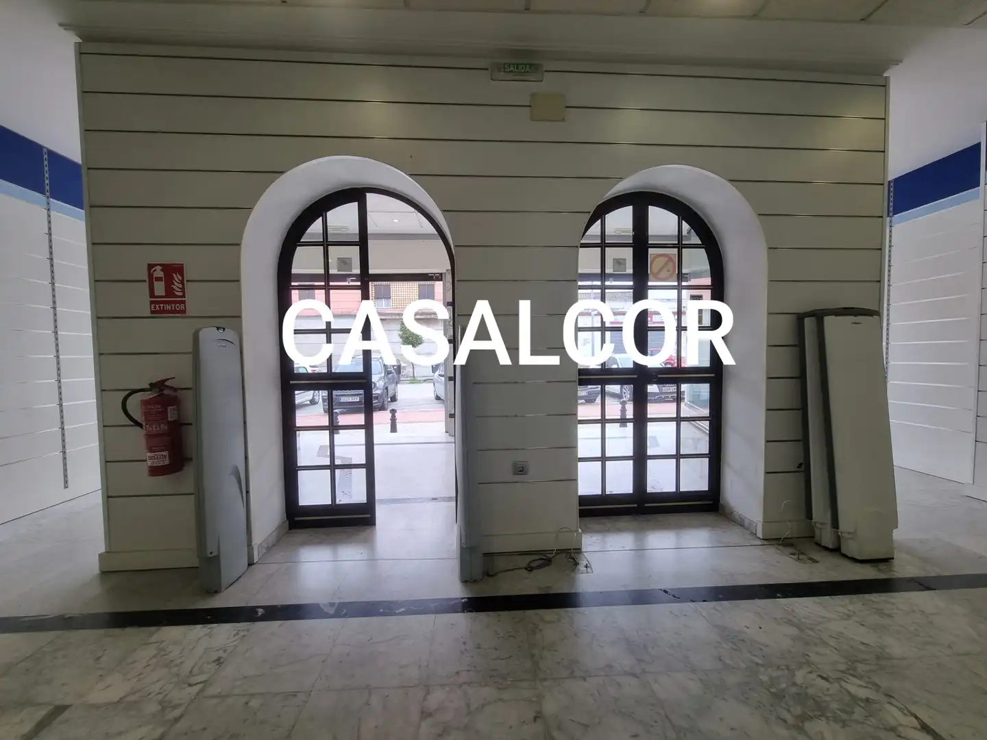 Local de alquiler en Mairena del Alcor con Aire acondicionado, Calefacción y Amueblado