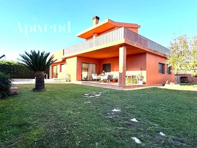 Casa-chalet en Venta en Carrer Monturiol en El Far d'Empordà