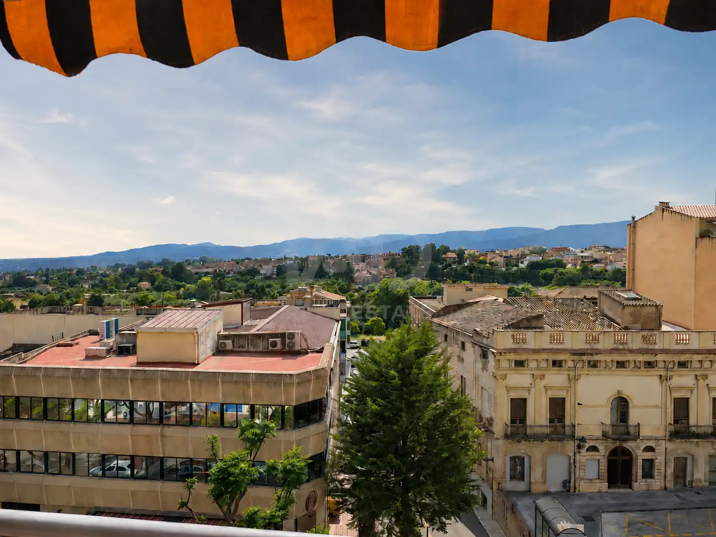 Vista exterior de Piso en venta en Valls con Aire acondicionado y Terraza