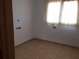 Habitación de Casa adosada en venta en Tavernes de la Valldigna con Aire acondicionado, Calefacción y Terraza