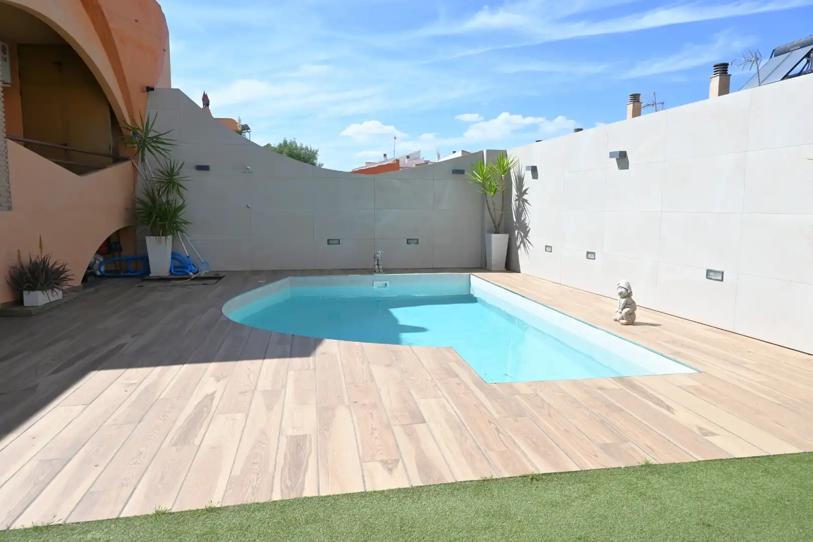 Piscina de Casa adosada en venta en Las Gabias con Aire acondicionado, Calefacción y Terraza