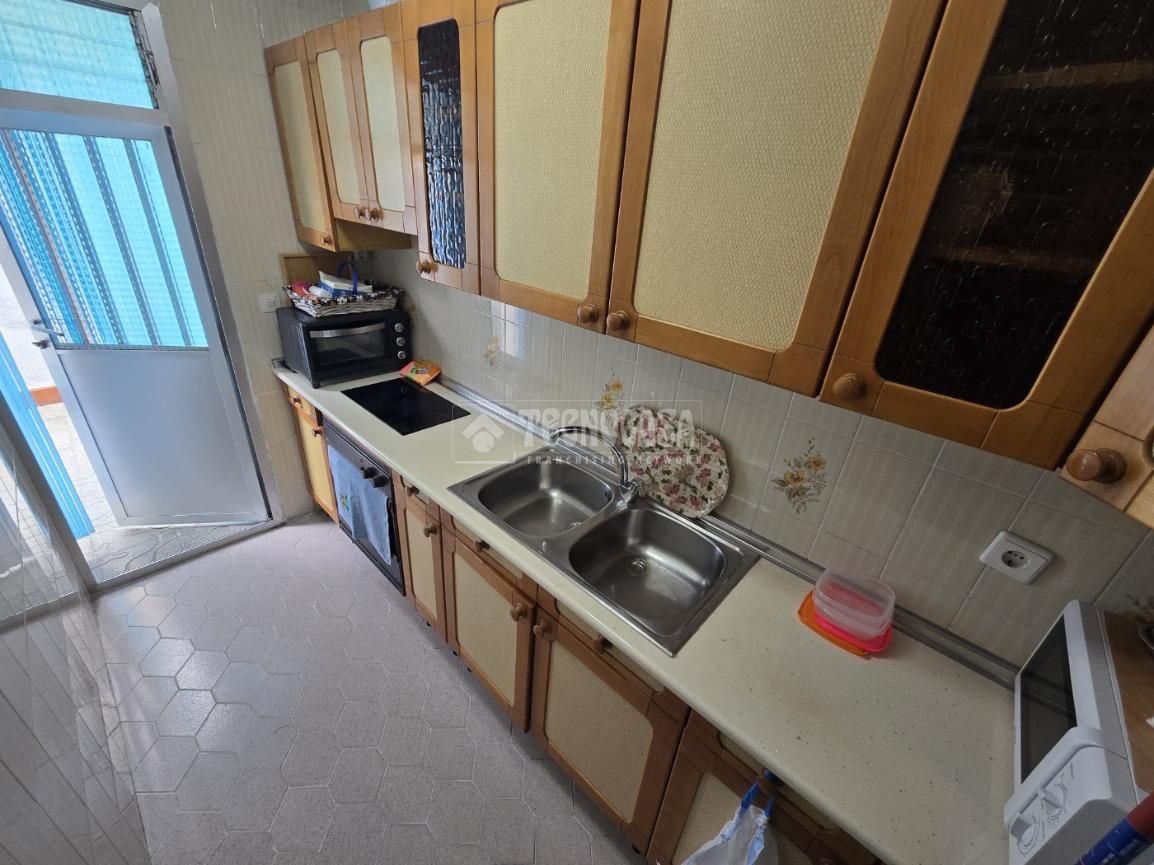 Küche von Einfamilien-Reihenhaus zum Verkauf in  Madrid Capital mit Heizung und Terrasse