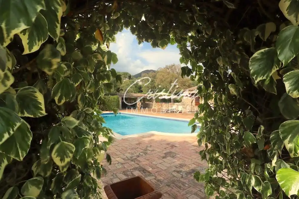 Schwimmbecken von Country house zum Verkauf in Santa Cristina d'Aro mit Heizung, Privatgarten und Schwimmbad